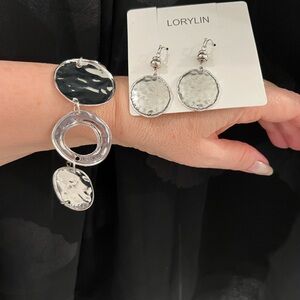 Elegant Bracelet and Earrings Set